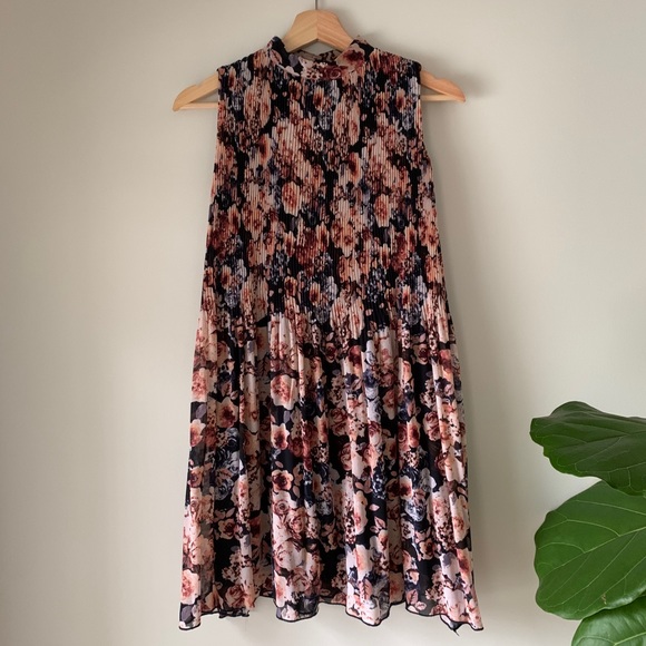 *SOLD* Floral Mock Neck Dress - Picture 1 of 4